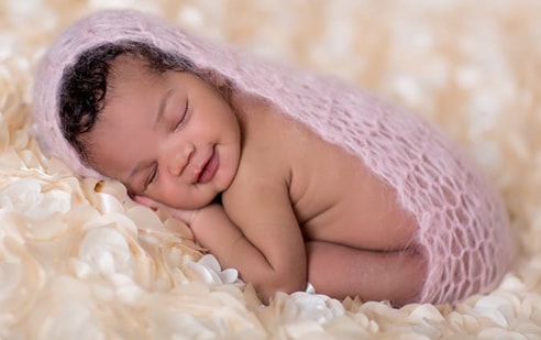 Prénom Fille Court • Lou
